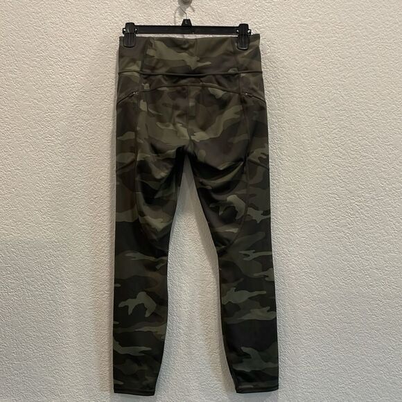 Athleta Green Camo Contender 7/8 Tight Size Small - Picture 5 of 9